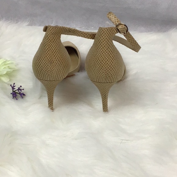 NWOT Marc Fisher Daiana Pump 🛍 - Picture 4 of 6